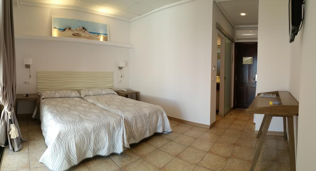 Hotel Bahía La Savina  Ruang foto
