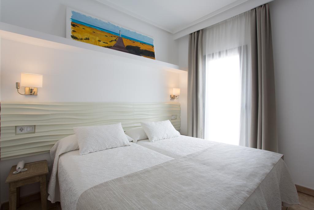 Hotel Bahía La Savina  Bagian luar foto