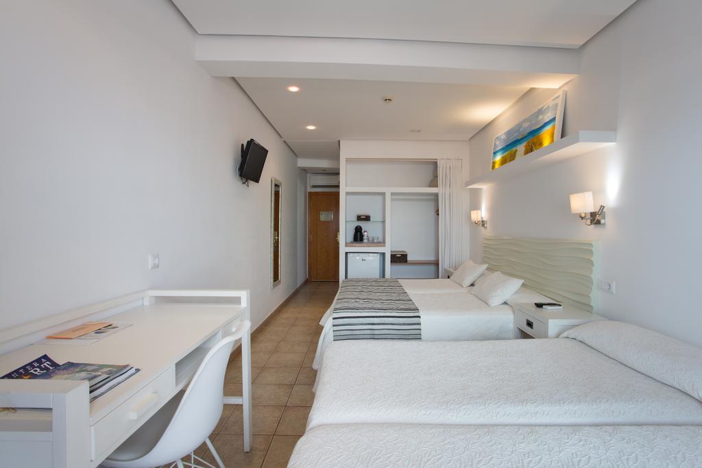 Hotel Bahía La Savina  Bagian luar foto